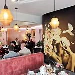 Cardiff אוסטנדה