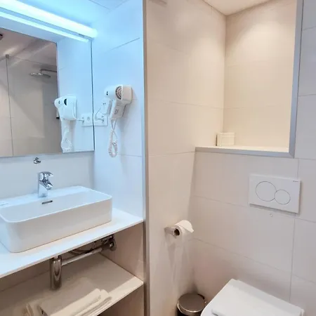 Szálloda Cardiff 3*