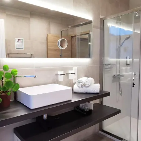 Szálloda Cardiff 3*