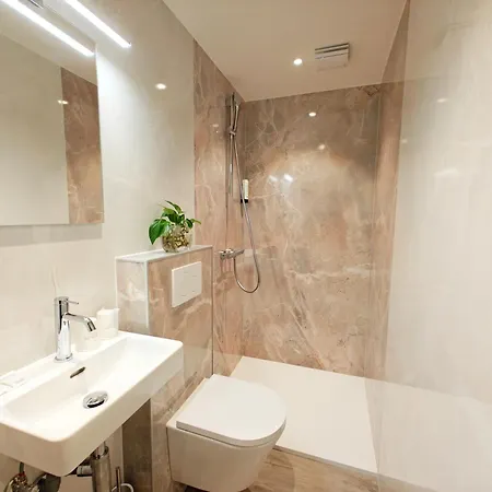 Cardiff Hotel 3*