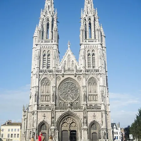 Отель Cardiff 3*