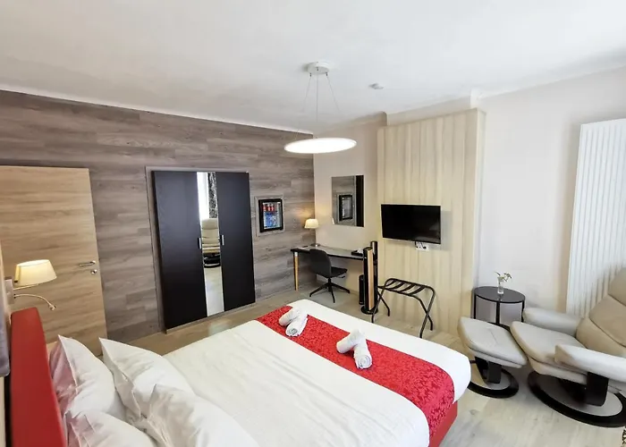 ホテル Cardiff 3*