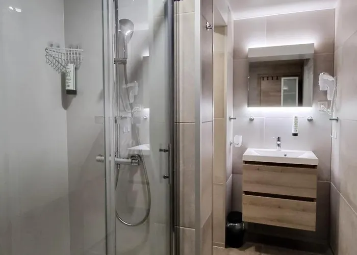 Cardiff Отель Остенде