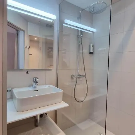 Cardiff Hotell 3*