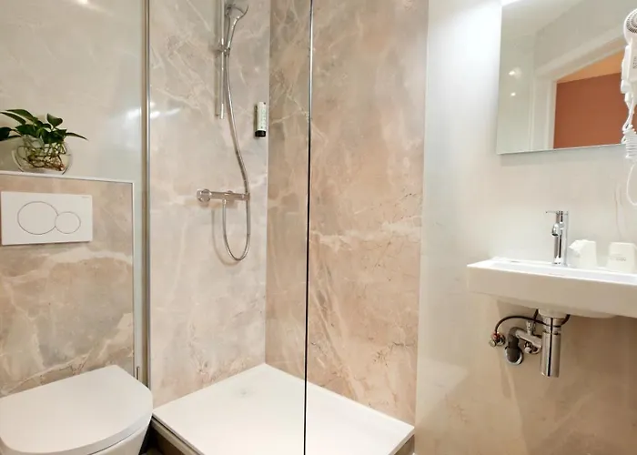 Cardiff Готель 3*