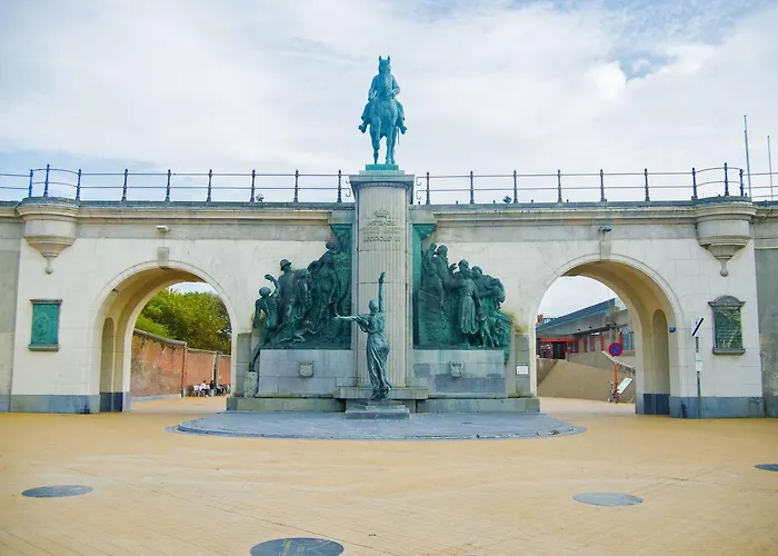 Готель Cardiff